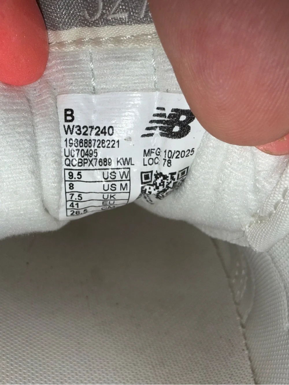 New Balance 327 Sneakers